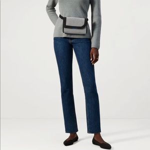 Rothy’s belt bag in grey mist- great condition!